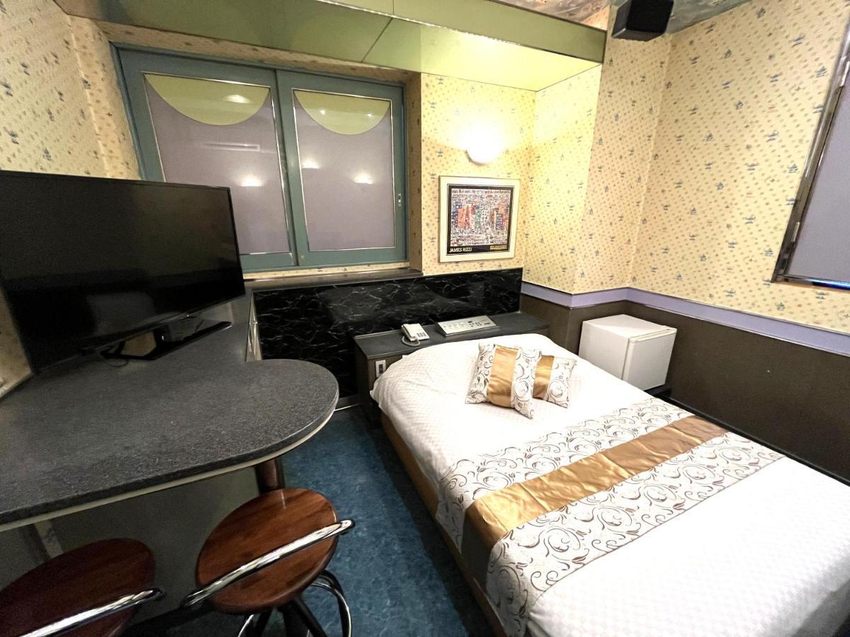 Hotel Crystal 大人専用 Токио Экстерьер фото