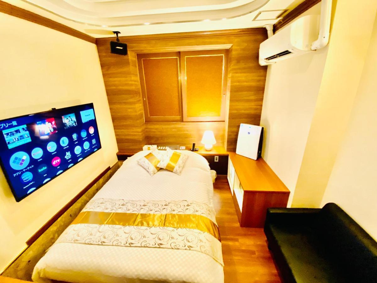 Hotel Crystal 大人専用 Токио Экстерьер фото