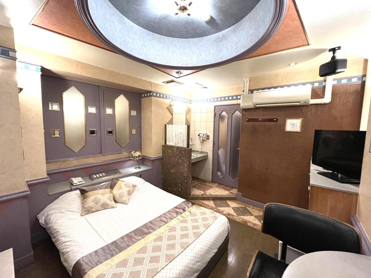 Hotel Crystal 大人専用 Токио Экстерьер фото