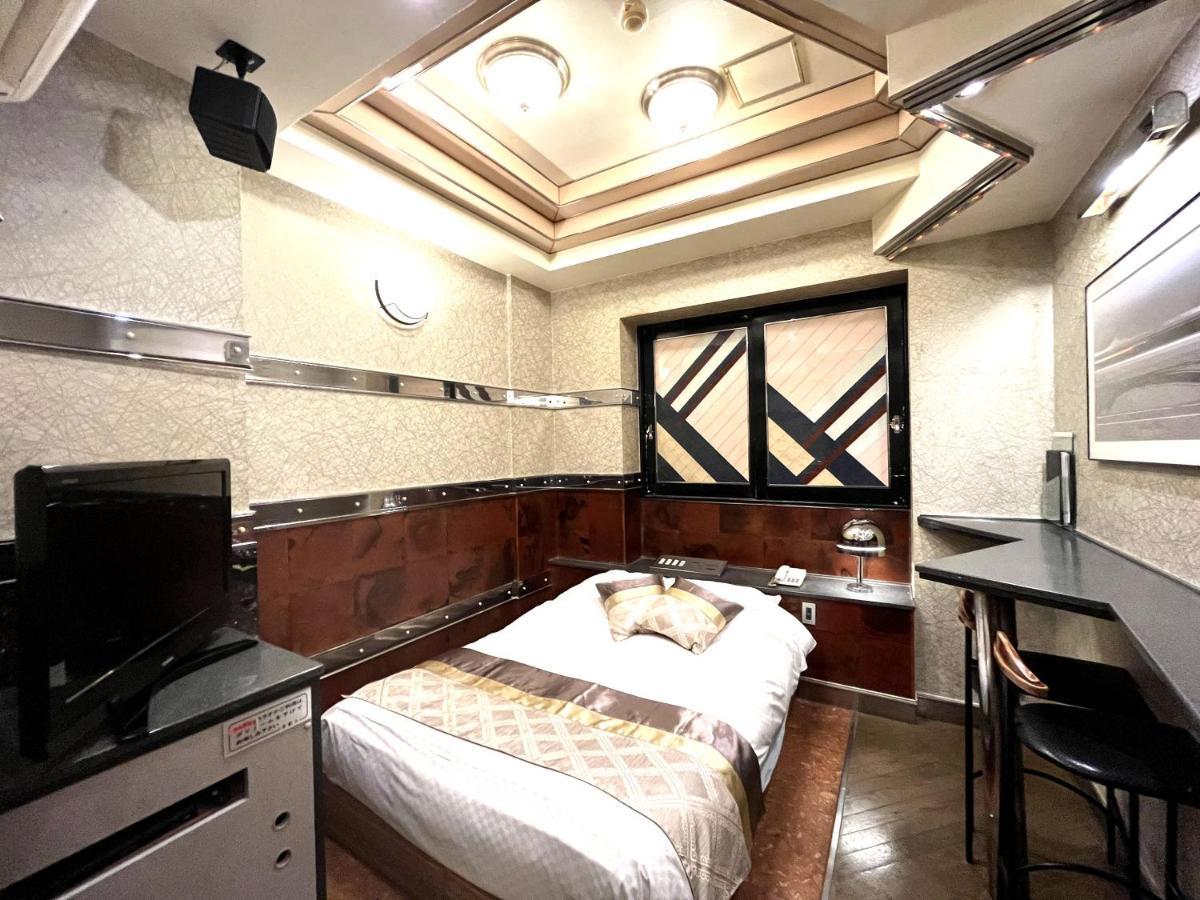 Hotel Crystal 大人専用 Токио Экстерьер фото