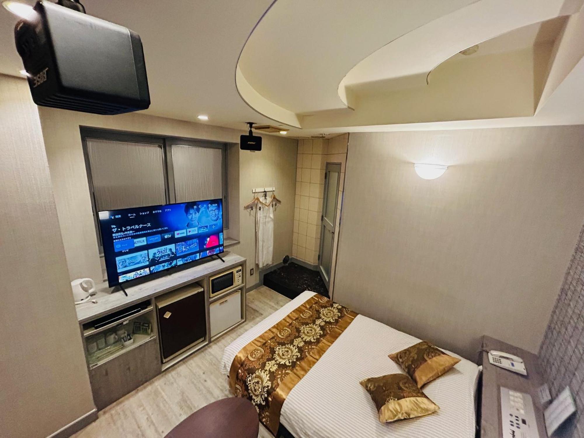 Hotel Crystal 大人専用 Токио Экстерьер фото